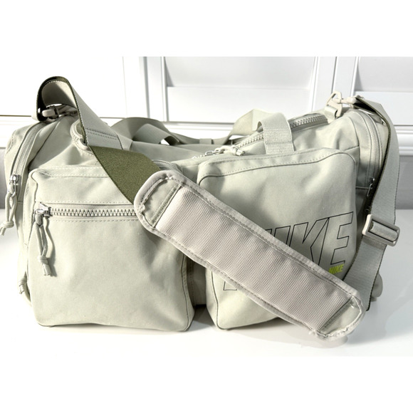 Nike Utility Power Graphic Training Duffel Bag DO6612-230 31L Stone - Picture 3 of 14